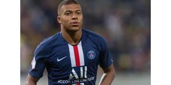 Mbappé espera que Cavani se junte ao Real Madrid